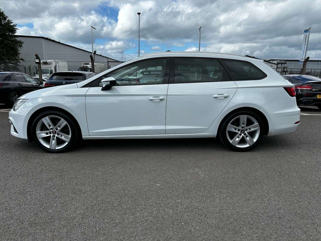 A 2018 SEAT LEON 2.0 TSI FR Sport ST 5dr Petrol DSG Euro 6 (s/s) (190 ps) APPLE CARPLAY, AND A 2018 SEAT LEON 2.0 TSI FR Sport ST 5dr Petrol DSG Euro 6 (s/s) (190 ps) APPLE CARPLAY, AND