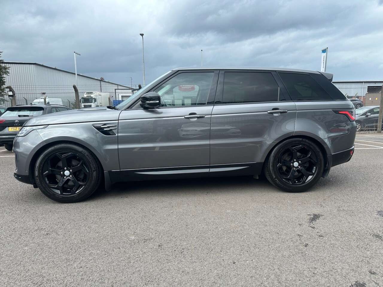 A 2018 LAND ROVER RANGE ROVER SPORT 3.0 SD V6 HSE SUV 5dr Diesel Auto 4WD Euro 6 (s/s) (306 ps) LEATHER INTERIO A 2018 LAND ROVER RANGE ROVER SPORT 3.0 SD V6 HSE SUV 5dr Diesel Auto 4WD Euro 6 (s/s) (306 ps) LEATHER INTERIO