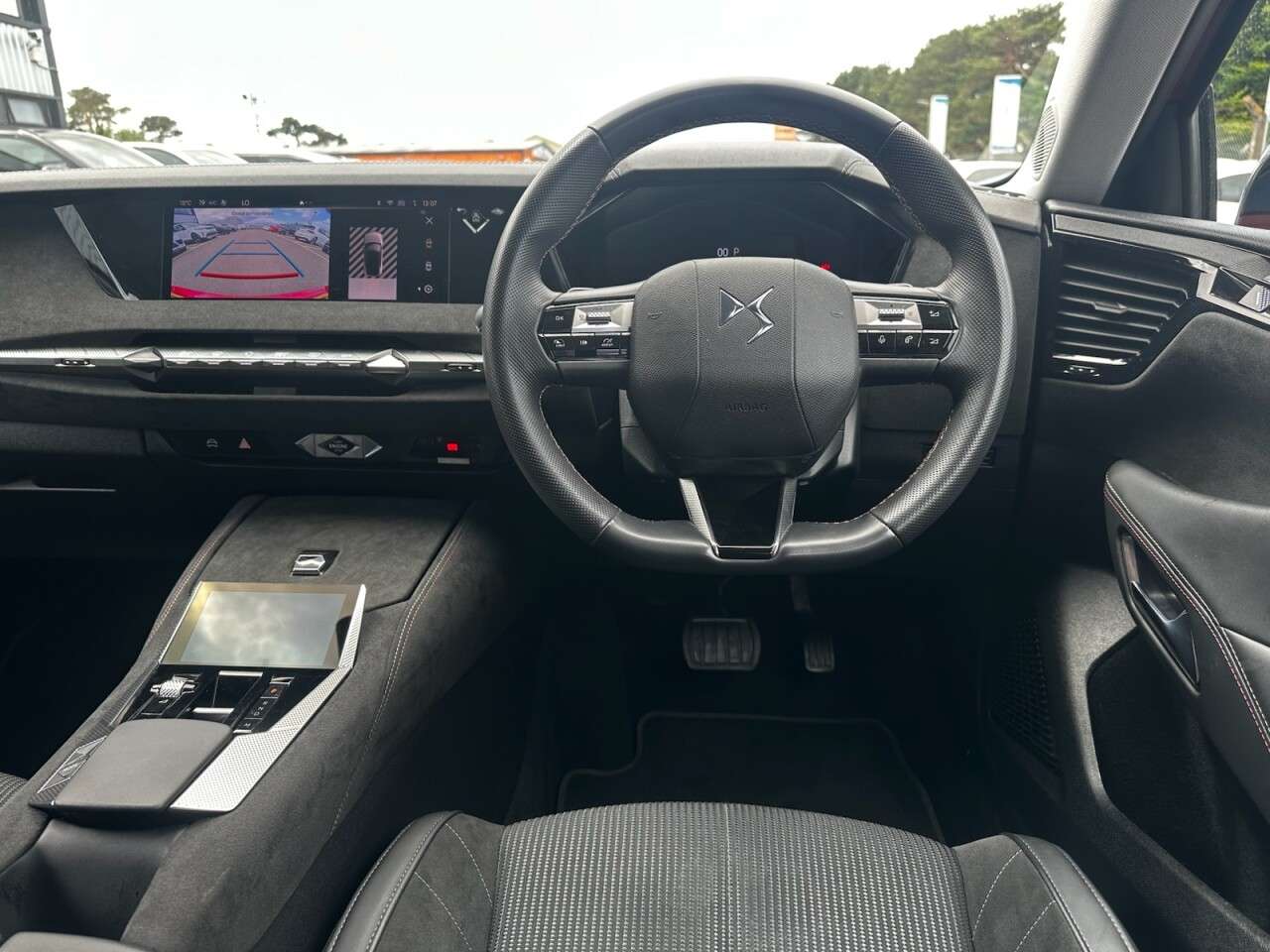 2024 DS AUTOMOBILES DS 4 2024 DS AUTOMOBILES DS 4