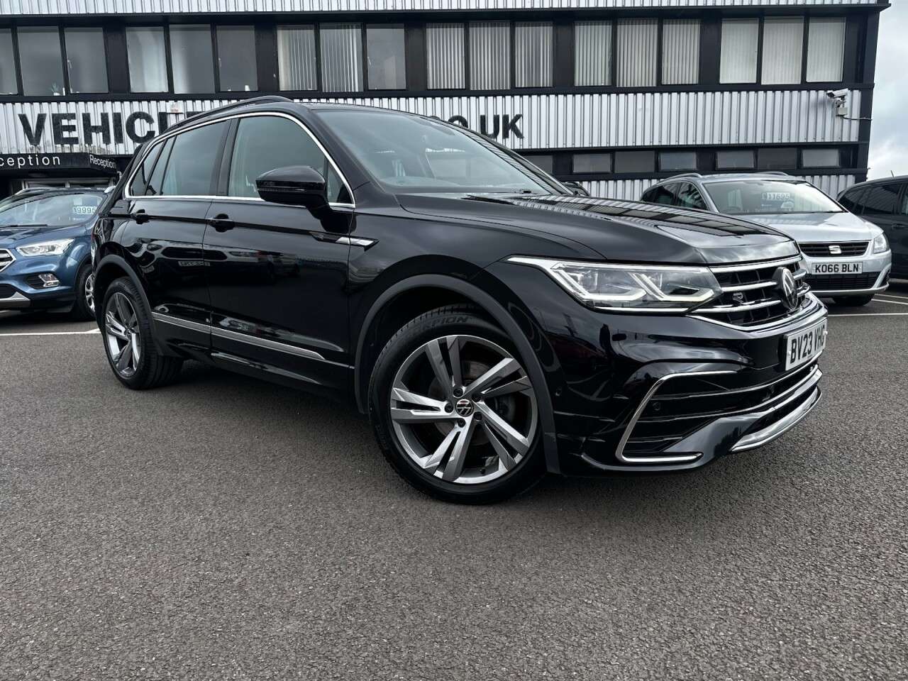 A 2023 VOLKSWAGEN TIGUAN 1.5 TSI R-Line Edition SUV 5dr Petrol DSG Euro 6 (s/s) (150 ps) REVERSING C A 2023 VOLKSWAGEN TIGUAN 1.5 TSI R-Line Edition SUV 5dr Petrol DSG Euro 6 (s/s) (150 ps) REVERSING C