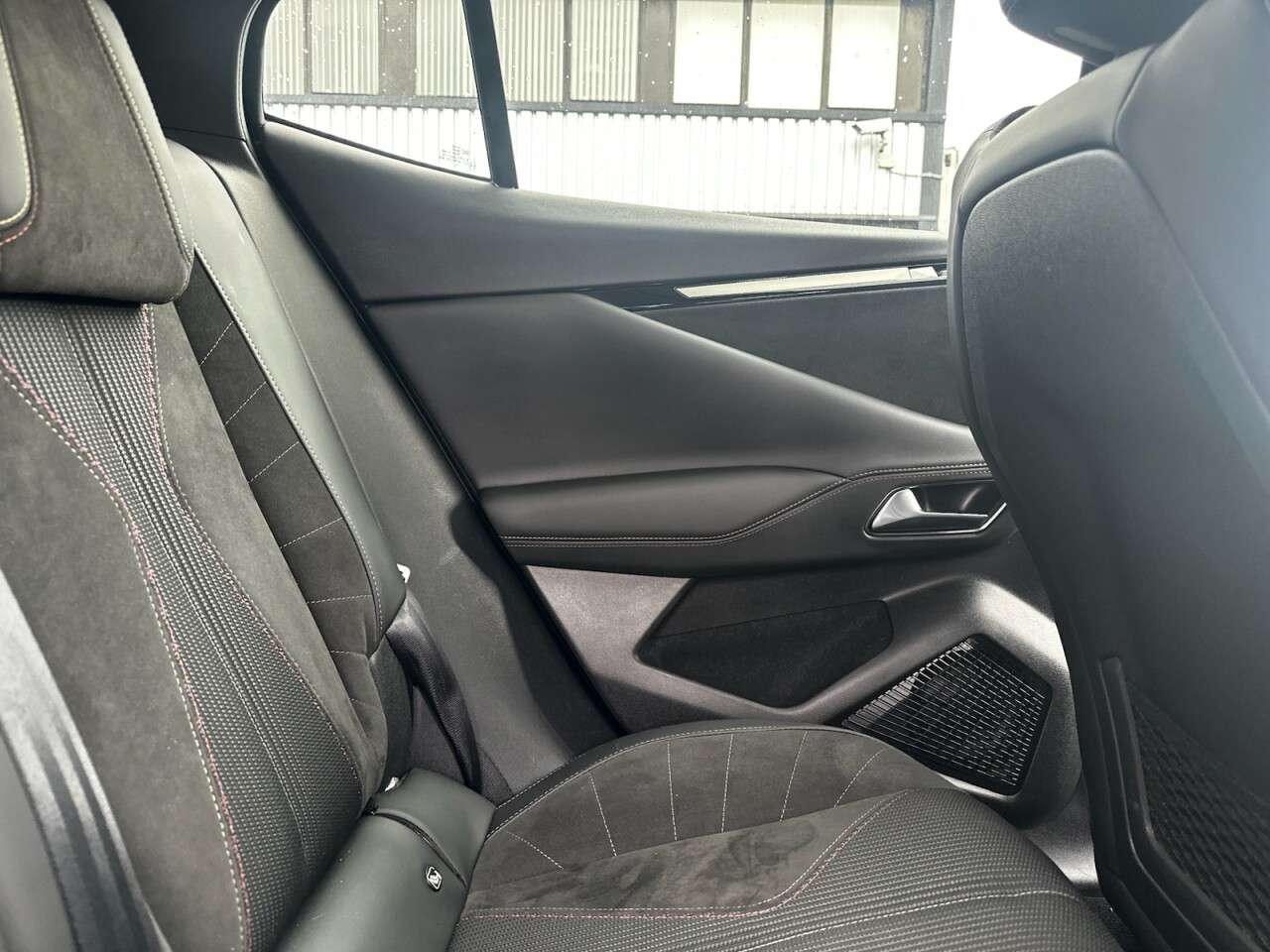 2024 DS AUTOMOBILES DS 4 2024 DS AUTOMOBILES DS 4