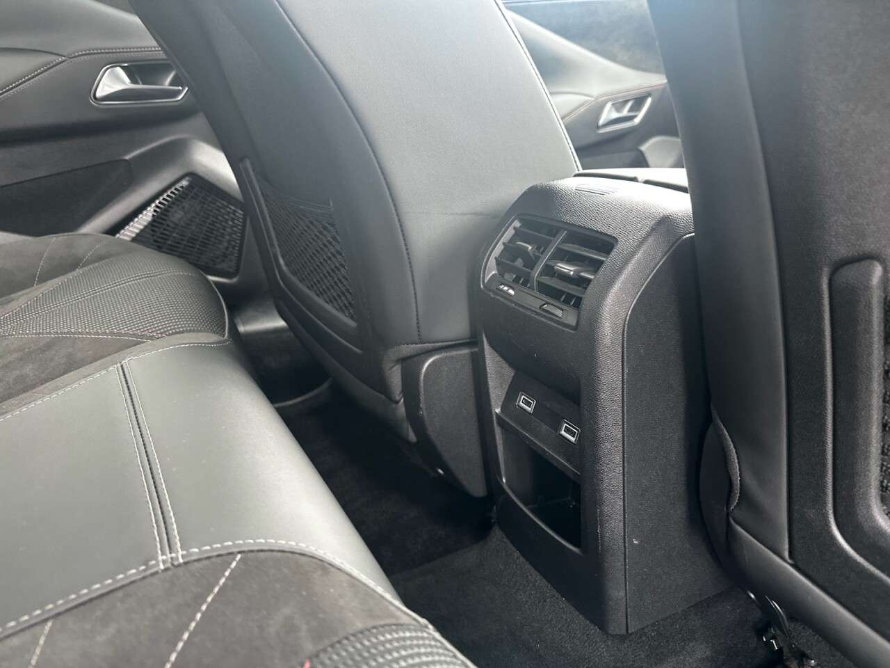 2024 DS AUTOMOBILES DS 4 2024 DS AUTOMOBILES DS 4