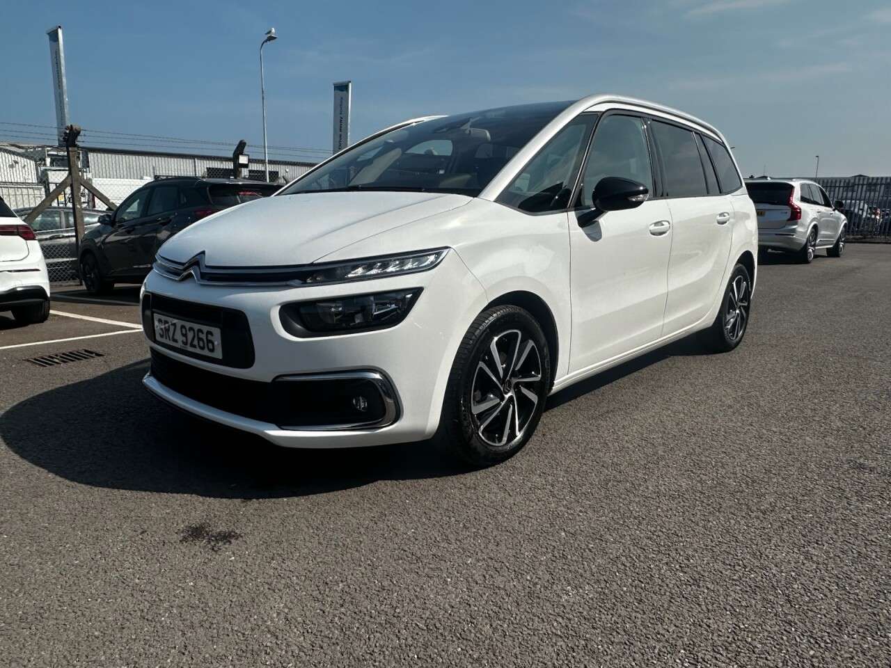 A 2022 CITROEN GRAND C4 SPACETOURER 1.2 PureTech Sense MPV 5dr Petrol EAT8 Euro 6 (s/s) (130 ps) 7 SEATS, REVER A 2022 CITROEN GRAND C4 SPACETOURER 1.2 PureTech Sense MPV 5dr Petrol EAT8 Euro 6 (s/s) (130 ps) 7 SEATS, REVER