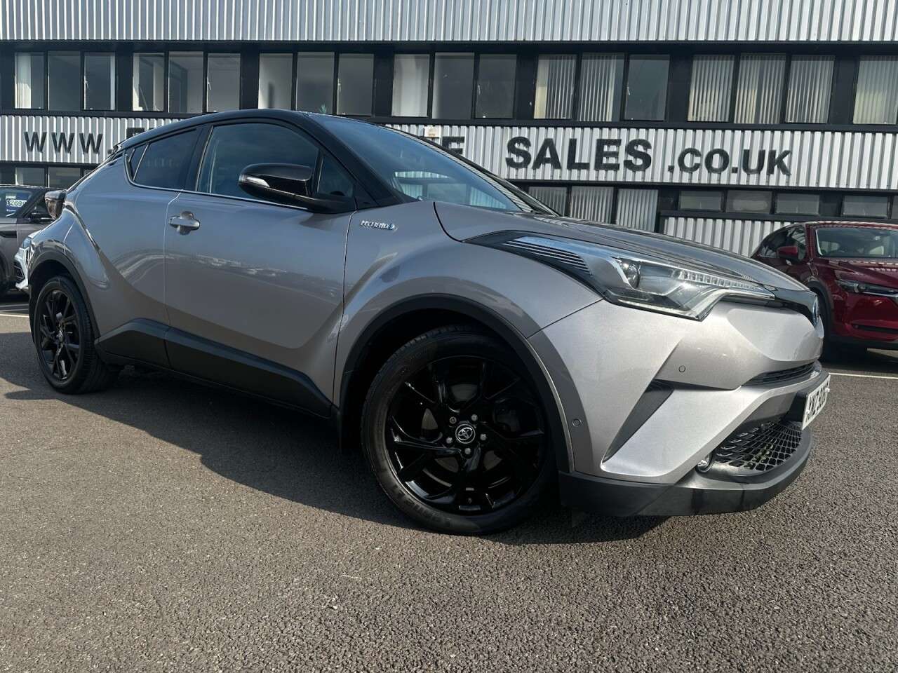 A 2017 TOYOTA C-HR 1.8 VVT-h Dynamic SUV 5dr Petrol Hybrid CVT Euro 6 (s/s) (122 ps) GOOD SERV A 2017 TOYOTA C-HR 1.8 VVT-h Dynamic SUV 5dr Petrol Hybrid CVT Euro 6 (s/s) (122 ps) GOOD SERV