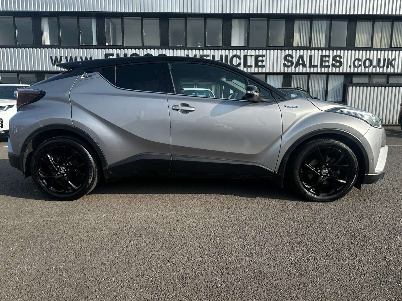 A 2017 TOYOTA C-HR 1.8 VVT-h Dynamic SUV 5dr Petrol Hybrid CVT Euro 6 (s/s) (122 ps) GOOD SERV A 2017 TOYOTA C-HR 1.8 VVT-h Dynamic SUV 5dr Petrol Hybrid CVT Euro 6 (s/s) (122 ps) GOOD SERV