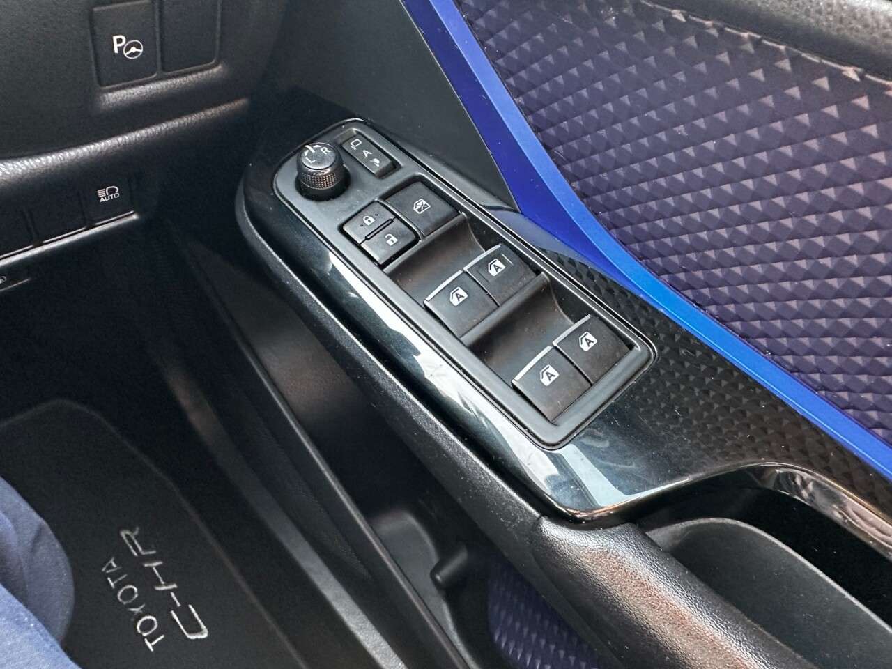 2017 TOYOTA C-HR 2017 TOYOTA C-HR