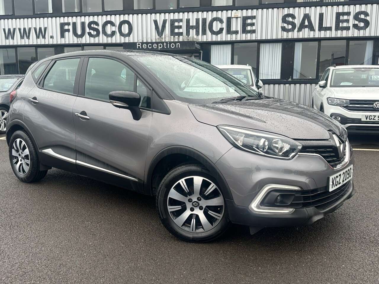 A 2018 RENAULT CAPTUR 0.9 TCe ENERGY Play SUV 5dr Petrol Manual Euro 6 (s/s) (90 ps) GOOD SERVICE A 2018 RENAULT CAPTUR 0.9 TCe ENERGY Play SUV 5dr Petrol Manual Euro 6 (s/s) (90 ps) GOOD SERVICE