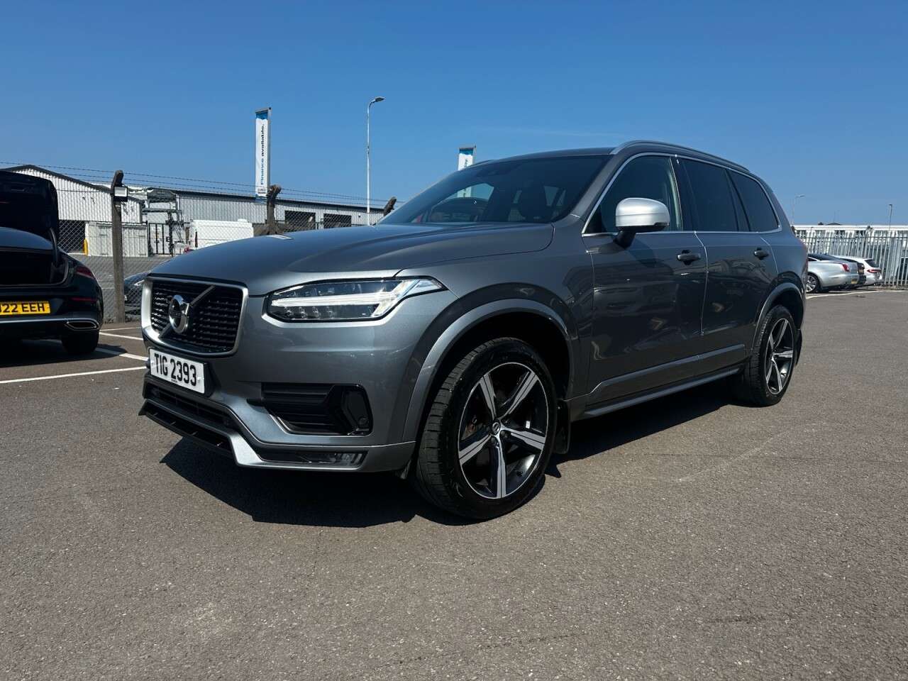 A 2017 VOLVO XC90 2.0 D5 PowerPulse R-Design SUV 5dr Diesel Auto 4WD Euro 6 (s/s) (235 ps) 7 A 2017 VOLVO XC90 2.0 D5 PowerPulse R-Design SUV 5dr Diesel Auto 4WD Euro 6 (s/s) (235 ps) 7