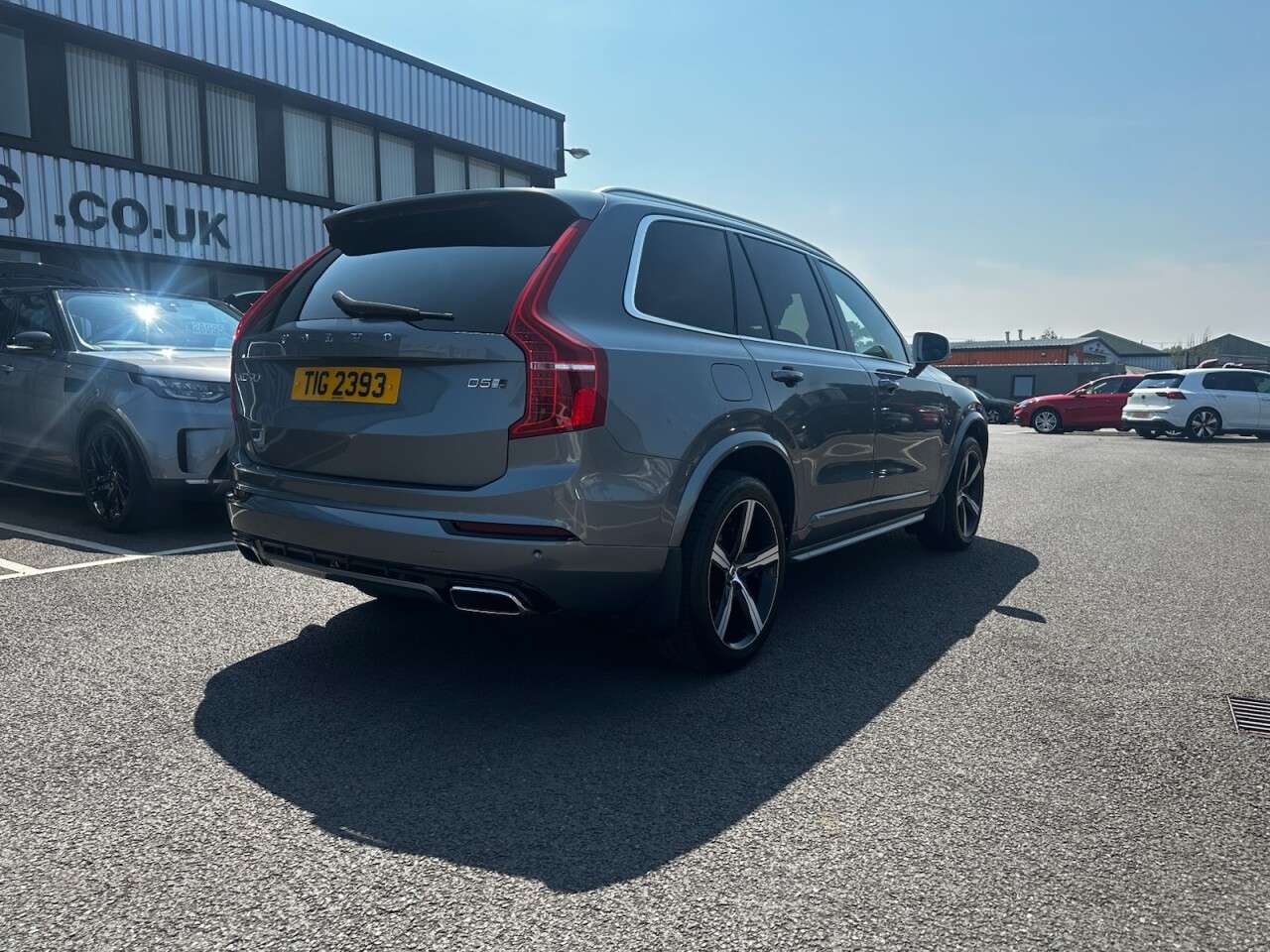 A 2017 VOLVO XC90 2.0 D5 PowerPulse R-Design SUV 5dr Diesel Auto 4WD Euro 6 (s/s) (235 ps) 7 A 2017 VOLVO XC90 2.0 D5 PowerPulse R-Design SUV 5dr Diesel Auto 4WD Euro 6 (s/s) (235 ps) 7