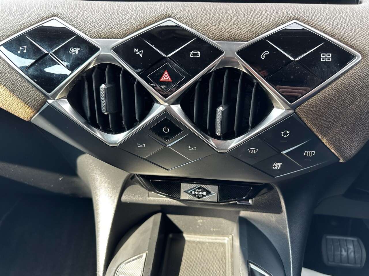 2019 DS AUTOMOBILES DS 3 2019 DS AUTOMOBILES DS 3