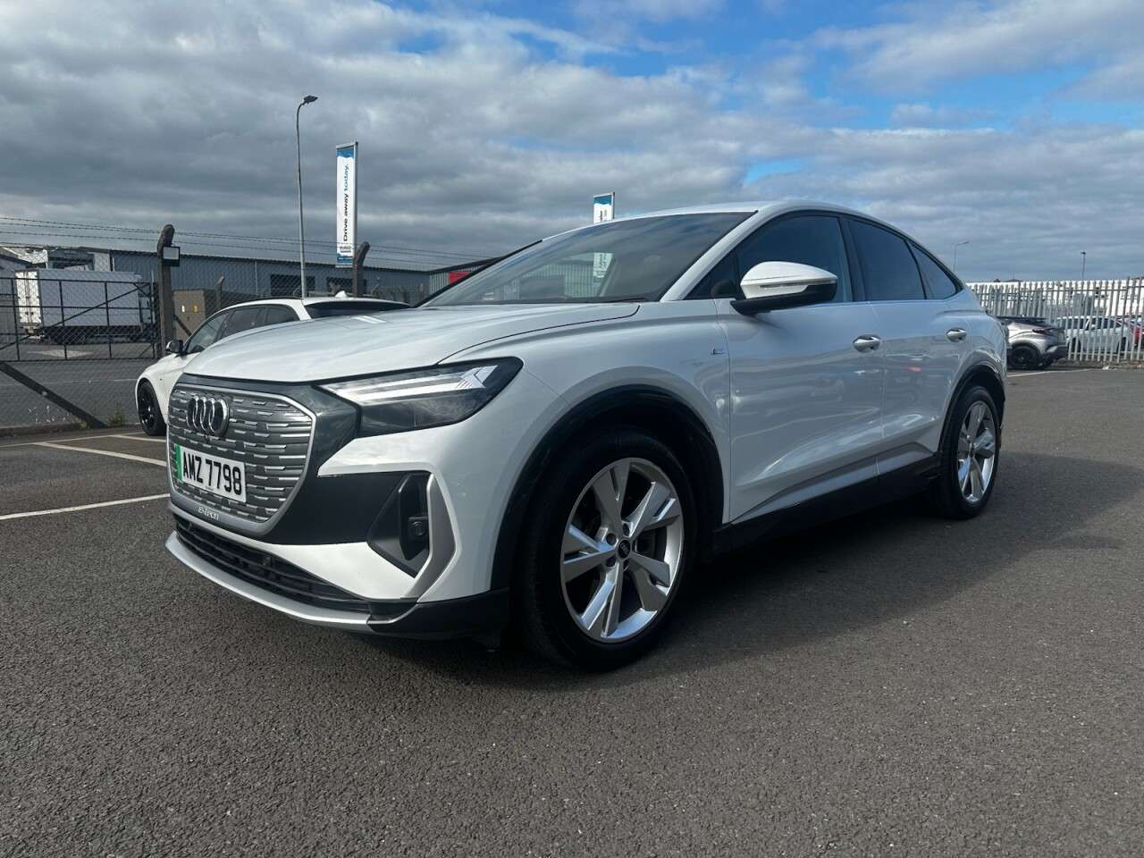 A 2023 AUDI Q4 E-TRON 40 S line Sportback 5dr Electric Auto 82kWh (204 ps) A 2023 AUDI Q4 E-TRON 40 S line Sportback 5dr Electric Auto 82kWh (204 ps)