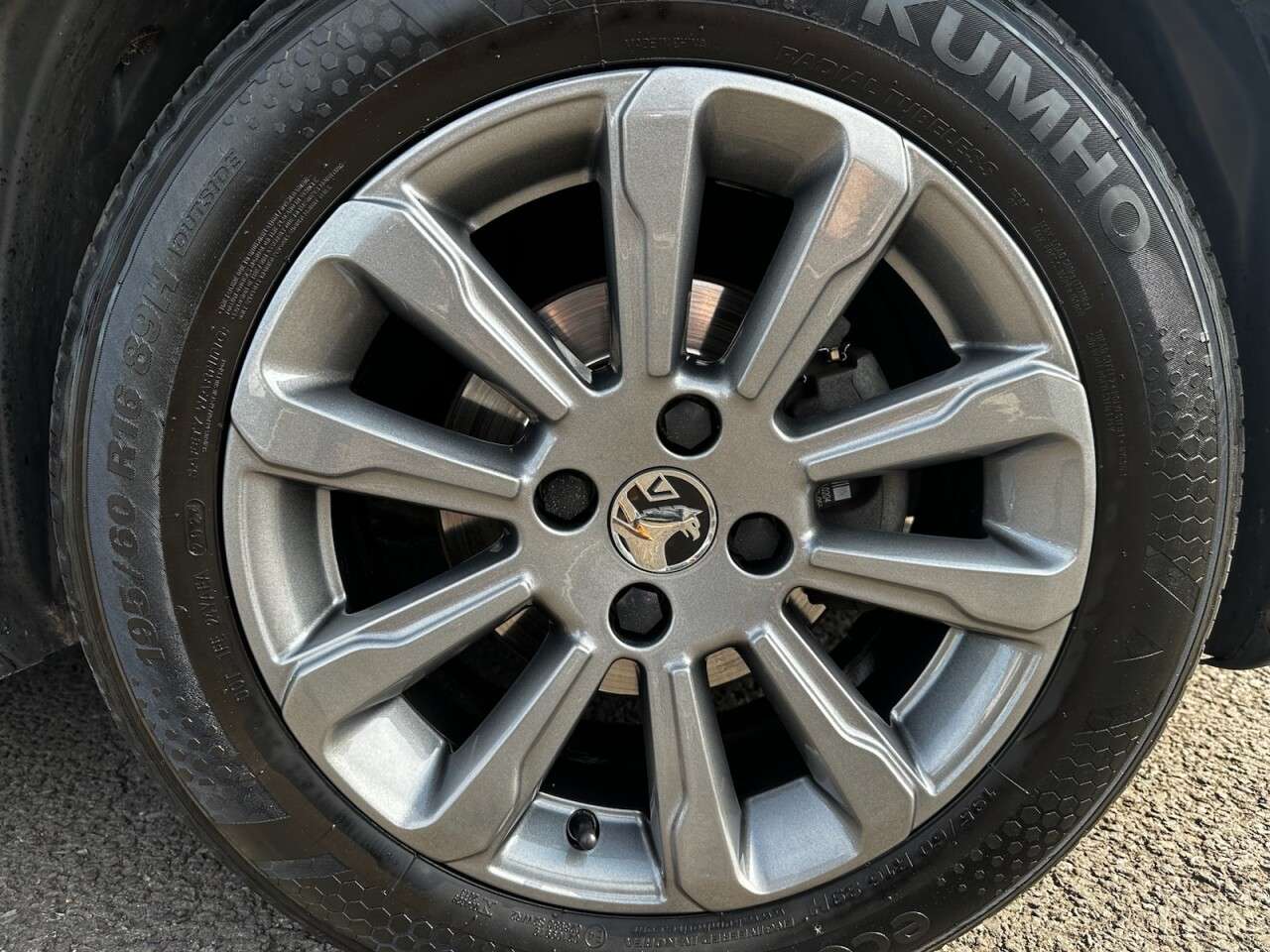 A 2021 VAUXHALL CROSSLAND 1.2 SE SUV 5dr Petrol Manual Euro 6 (s/s) (83 ps) A 2021 VAUXHALL CROSSLAND 1.2 SE SUV 5dr Petrol Manual Euro 6 (s/s) (83 ps)