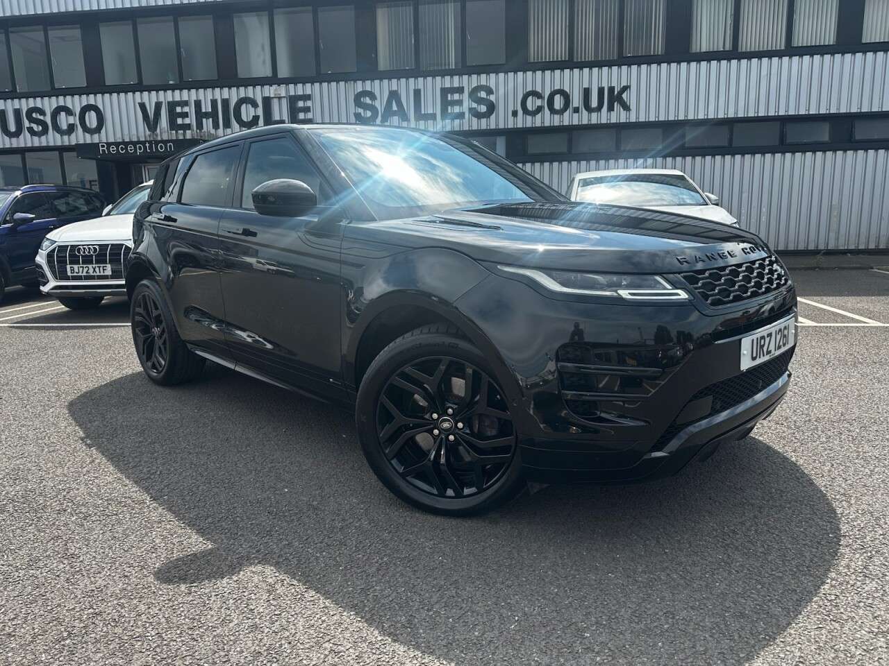 A 2020 LAND ROVER RANGE ROVER EVOQUE 2.0 P300 R-Dynamic HSE SUV 5dr Petrol Auto 4WD Euro 6 (s/s) (300 ps) LEATHE A 2020 LAND ROVER RANGE ROVER EVOQUE 2.0 P300 R-Dynamic HSE SUV 5dr Petrol Auto 4WD Euro 6 (s/s) (300 ps) LEATHE