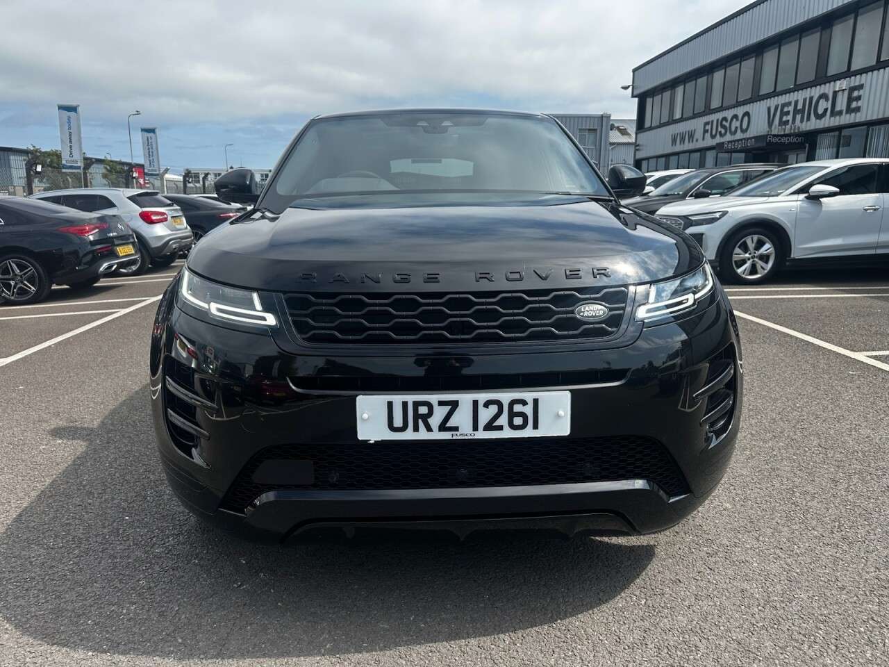 A 2020 LAND ROVER RANGE ROVER EVOQUE 2.0 P300 R-Dynamic HSE SUV 5dr Petrol Auto 4WD Euro 6 (s/s) (300 ps) LEATHE A 2020 LAND ROVER RANGE ROVER EVOQUE 2.0 P300 R-Dynamic HSE SUV 5dr Petrol Auto 4WD Euro 6 (s/s) (300 ps) LEATHE