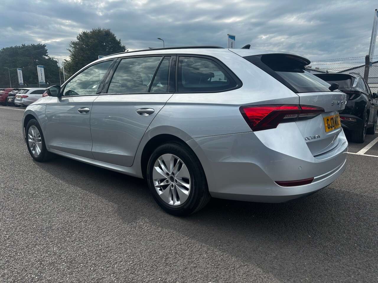 A 2021 SKODA OCTAVIA 1.0 TSI SE Technology Estate 5dr Petrol Manual Euro 6 (s/s) (110 ps) SAT NA A 2021 SKODA OCTAVIA 1.0 TSI SE Technology Estate 5dr Petrol Manual Euro 6 (s/s) (110 ps) SAT NA