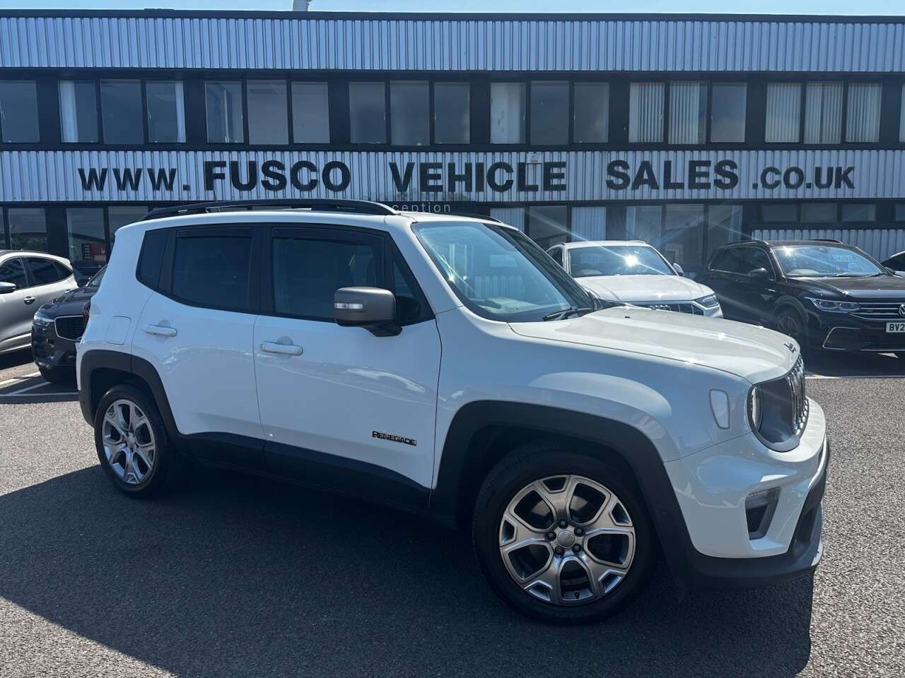 A 2019 JEEP RENEGADE 1.3 GSE T4 Limited SUV 5dr Petrol DDCT Euro 6 (s/s) (150 ps) GOOD SERVICE H A 2019 JEEP RENEGADE 1.3 GSE T4 Limited SUV 5dr Petrol DDCT Euro 6 (s/s) (150 ps) GOOD SERVICE H
