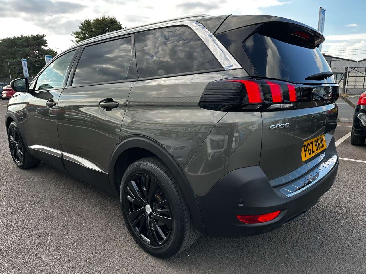 2018 PEUGEOT 5008 2018 PEUGEOT 5008