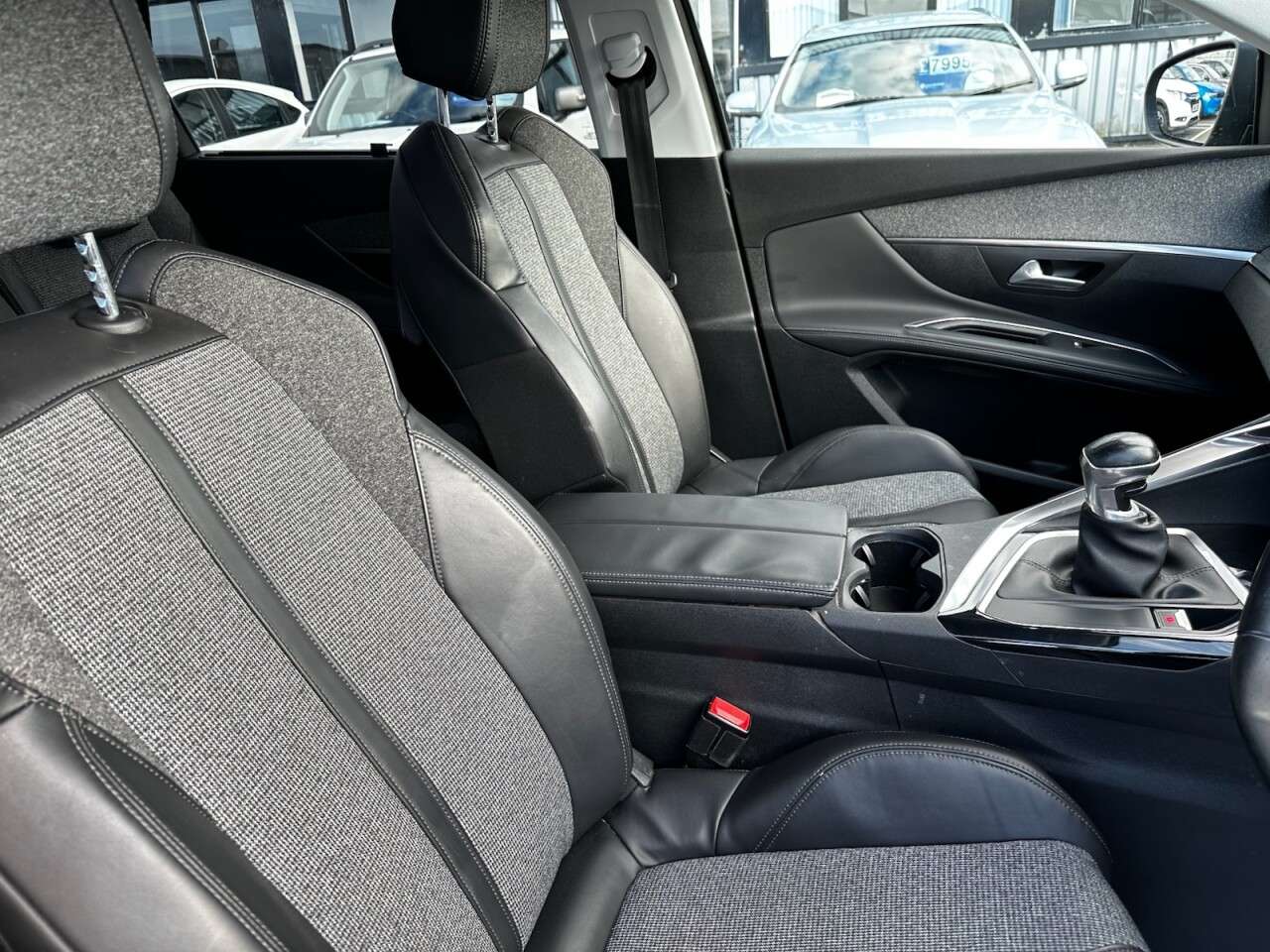 2018 PEUGEOT 5008 2018 PEUGEOT 5008