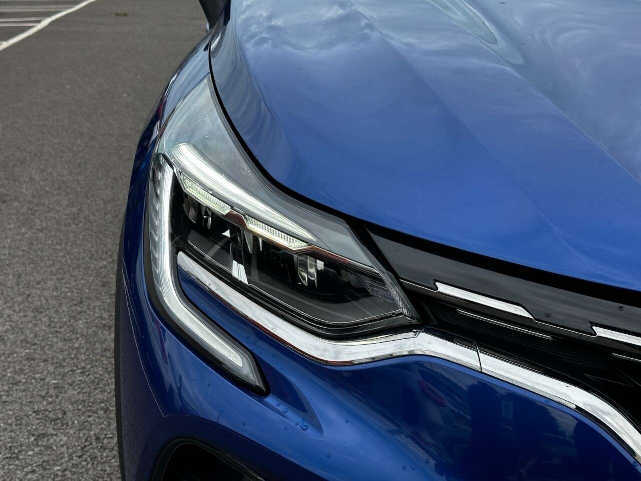 A 2023 RENAULT CAPTUR 1.6 E-TECH techno SUV 5dr Petrol Hybrid Auto Euro 6 (s/s) (145 ps) A 2023 RENAULT CAPTUR 1.6 E-TECH techno SUV 5dr Petrol Hybrid Auto Euro 6 (s/s) (145 ps)
