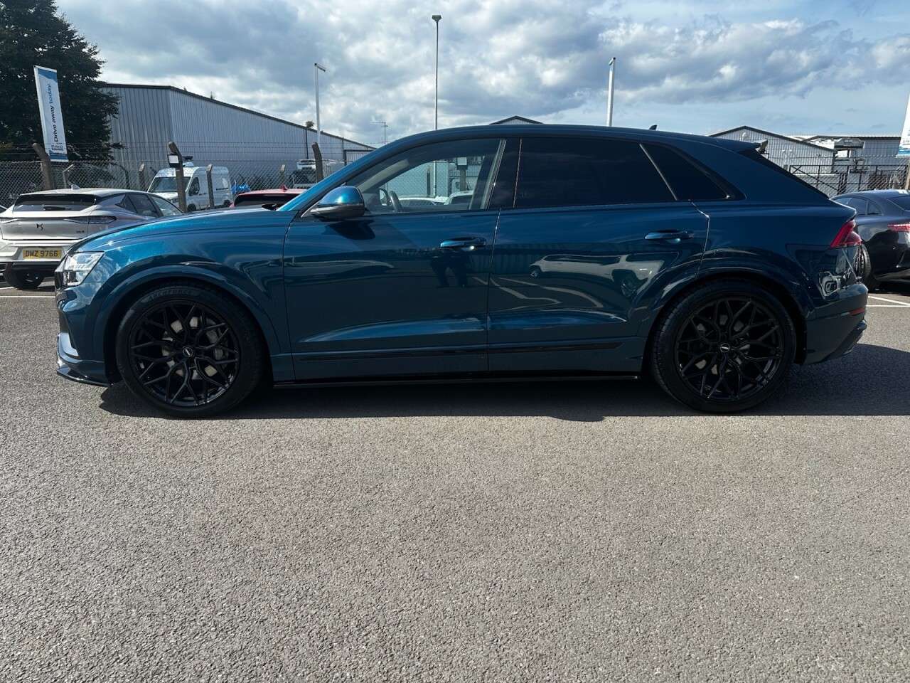 A 2020 AUDI Q8 3.0 TDI V6 50 S line SUV 5dr Diesel Tiptronic quattro Euro 6 (s/s) (286 ps) A 2020 AUDI Q8 3.0 TDI V6 50 S line SUV 5dr Diesel Tiptronic quattro Euro 6 (s/s) (286 ps)