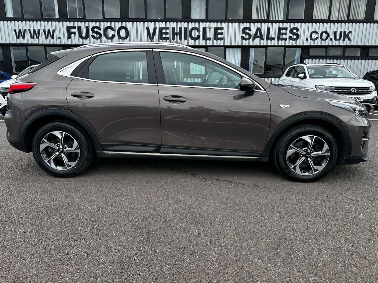 A 2020 KIA XCEED 1.0 T-GDi 2 SUV 5dr Petrol Manual Euro 6 (s/s) (118 bhp) REVERSING CAMERA, A 2020 KIA XCEED 1.0 T-GDi 2 SUV 5dr Petrol Manual Euro 6 (s/s) (118 bhp) REVERSING CAMERA,