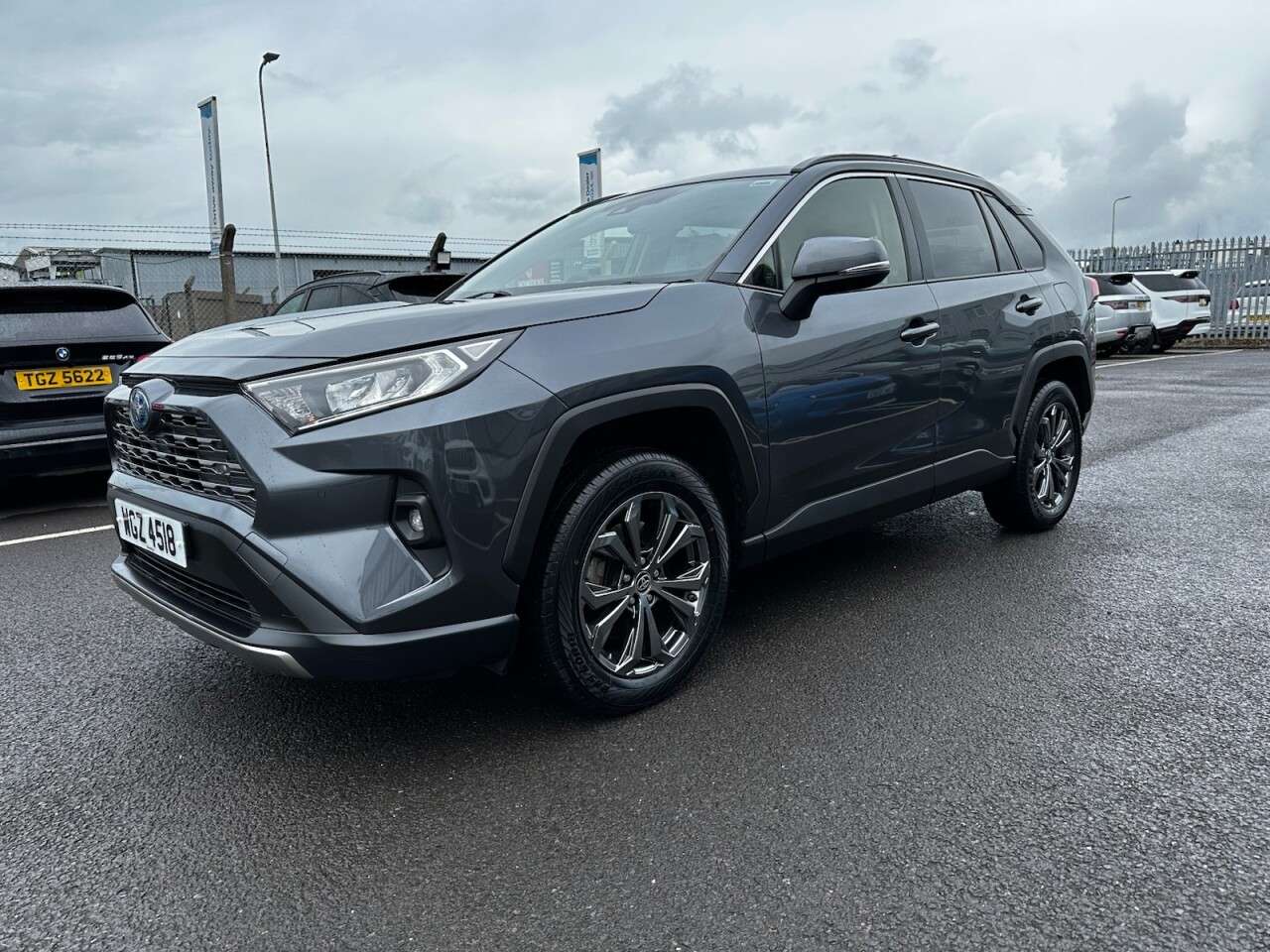 A 2022 TOYOTA RAV4 2.5 VVT-h GPF Design SUV 5dr Petrol Hybrid CVT Euro 6 (s/s) (218 ps) SAT NA A 2022 TOYOTA RAV4 2.5 VVT-h GPF Design SUV 5dr Petrol Hybrid CVT Euro 6 (s/s) (218 ps) SAT NA