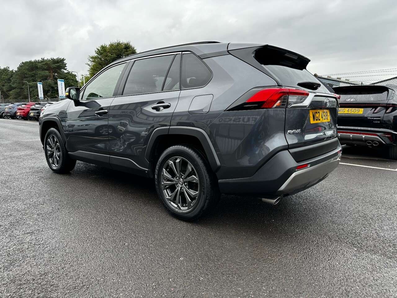 A 2022 TOYOTA RAV4 2.5 VVT-h GPF Design SUV 5dr Petrol Hybrid CVT Euro 6 (s/s) (218 ps) SAT NA A 2022 TOYOTA RAV4 2.5 VVT-h GPF Design SUV 5dr Petrol Hybrid CVT Euro 6 (s/s) (218 ps) SAT NA