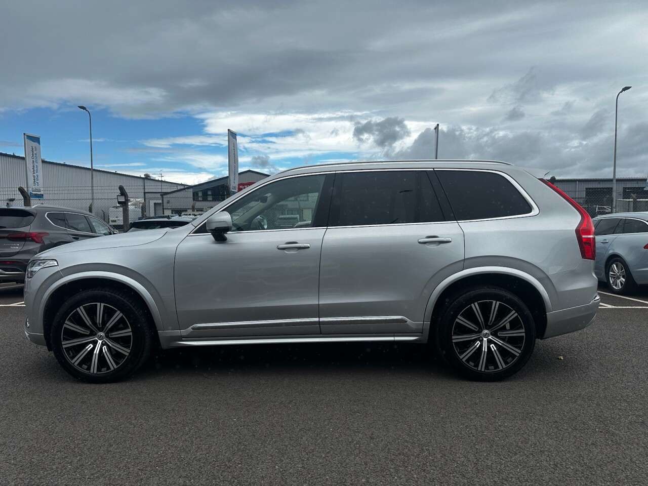 A 2021 VOLVO XC90 2.0 B5 MHEV Inscription SUV 5dr Diesel Hybrid Auto 4WD Euro 6 (s/s) (235 ps A 2021 VOLVO XC90 2.0 B5 MHEV Inscription SUV 5dr Diesel Hybrid Auto 4WD Euro 6 (s/s) (235 ps