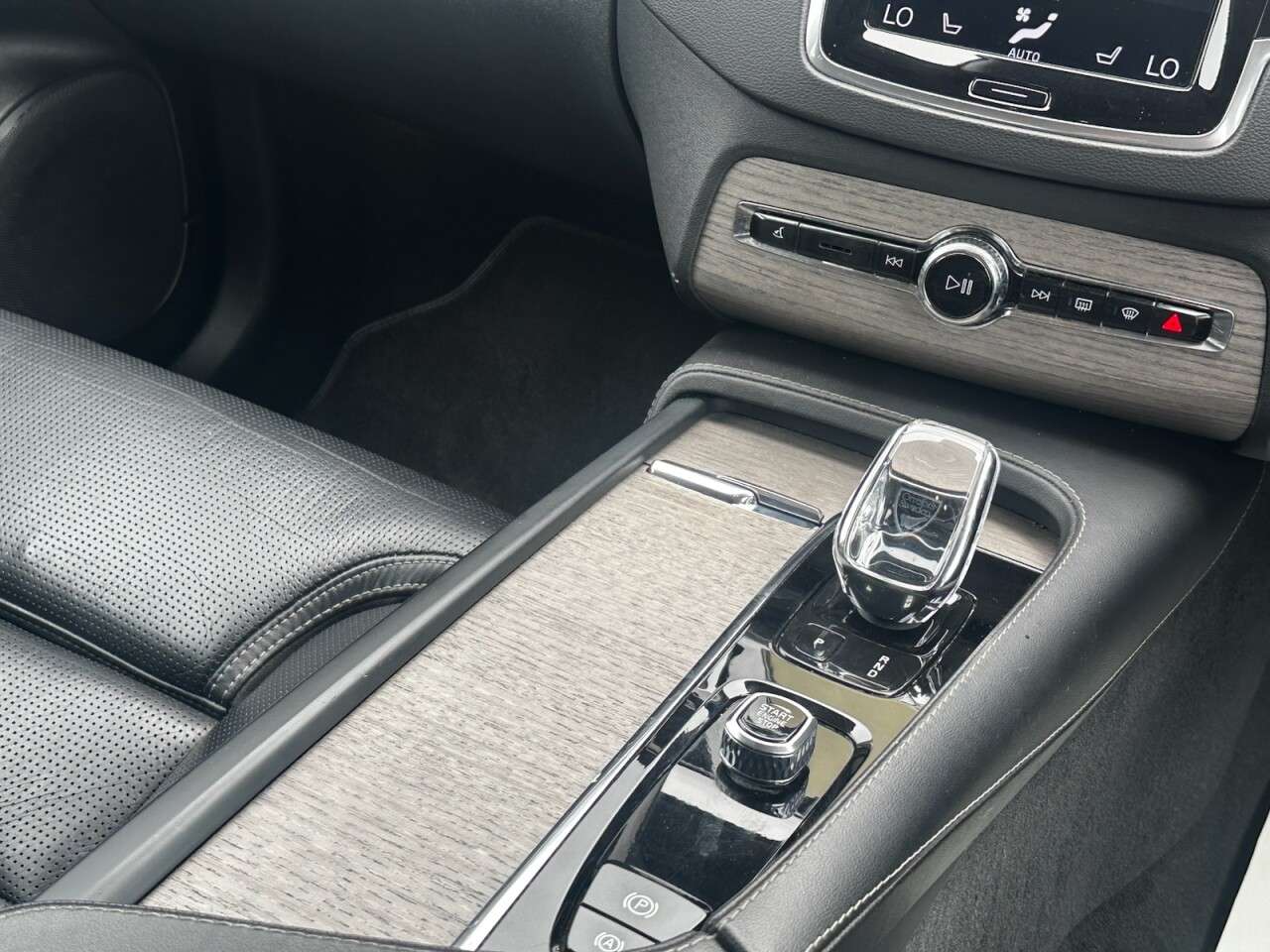 2021 VOLVO XC90 2021 VOLVO XC90