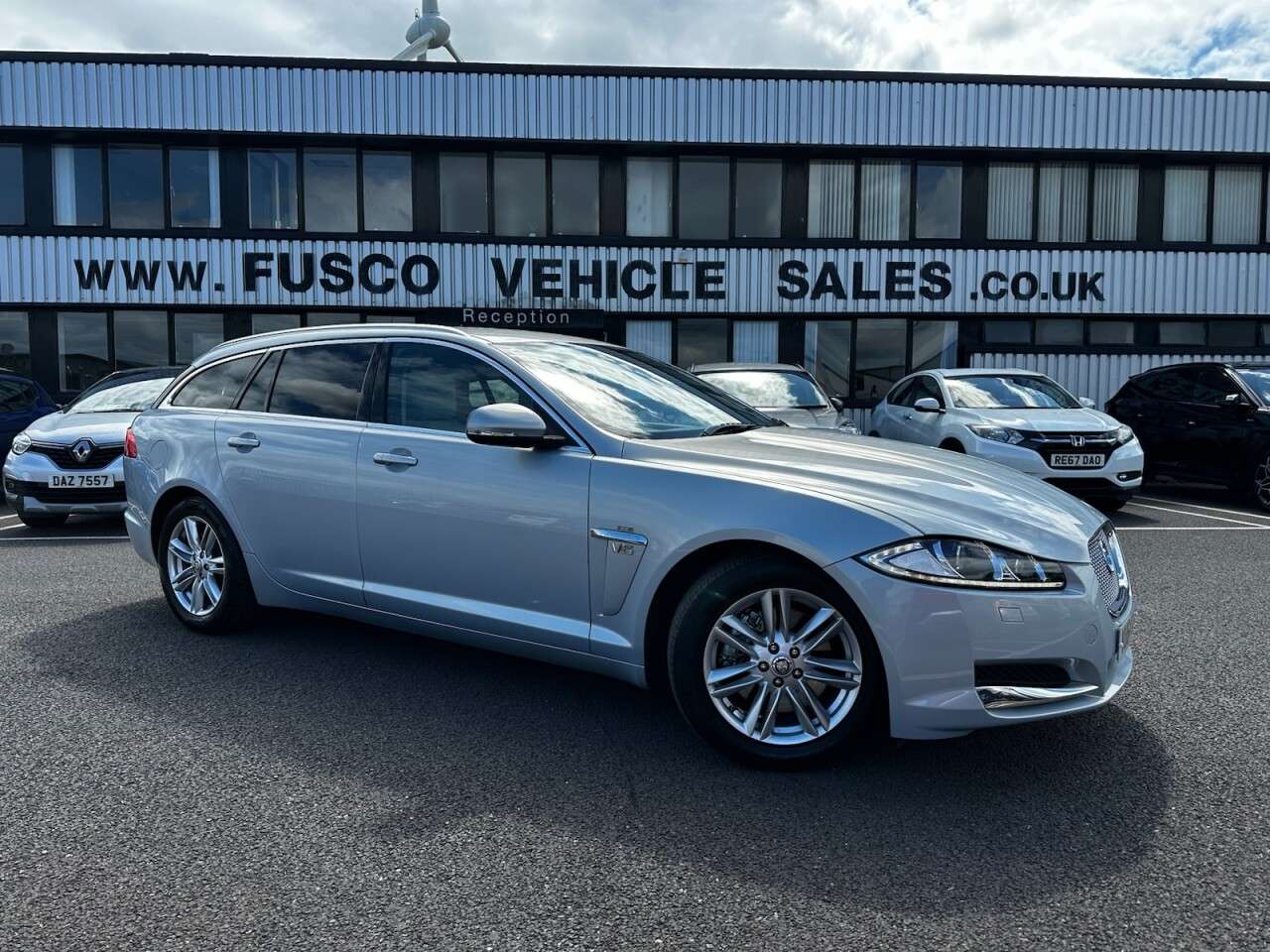 A 2014 JAGUAR XF 3.0d V6 Luxury Sportbrake 5dr Diesel Auto Euro 5 (s/s) (240 ps) LEATHER INT A 2014 JAGUAR XF 3.0d V6 Luxury Sportbrake 5dr Diesel Auto Euro 5 (s/s) (240 ps) LEATHER INT