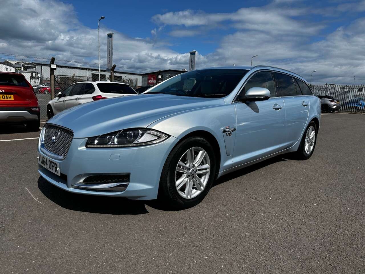 A 2014 JAGUAR XF 3.0d V6 Luxury Sportbrake 5dr Diesel Auto Euro 5 (s/s) (240 ps) LEATHER INT A 2014 JAGUAR XF 3.0d V6 Luxury Sportbrake 5dr Diesel Auto Euro 5 (s/s) (240 ps) LEATHER INT