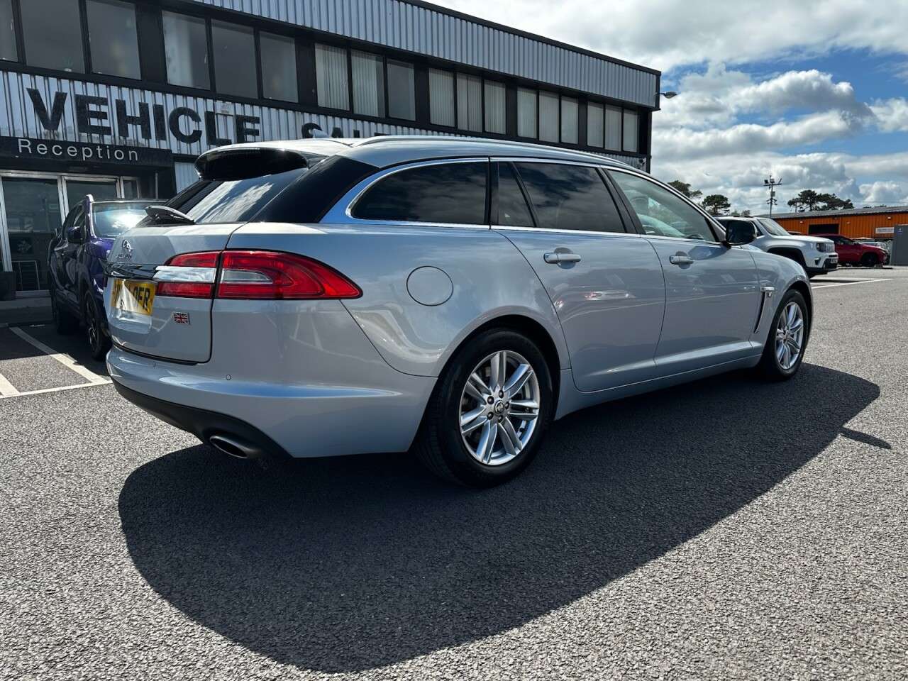 A 2014 JAGUAR XF 3.0d V6 Luxury Sportbrake 5dr Diesel Auto Euro 5 (s/s) (240 ps) LEATHER INT A 2014 JAGUAR XF 3.0d V6 Luxury Sportbrake 5dr Diesel Auto Euro 5 (s/s) (240 ps) LEATHER INT