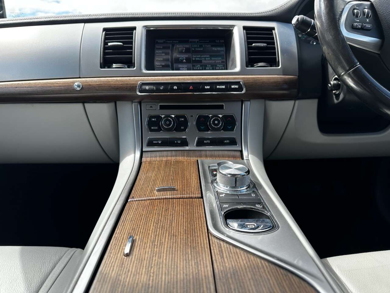 2014 JAGUAR XF 2014 JAGUAR XF