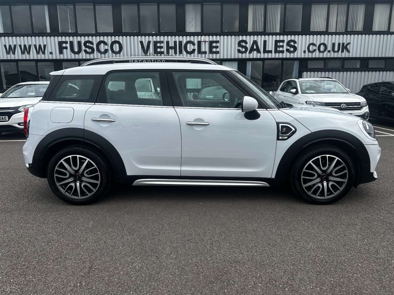 A 2019 MINI COUNTRYMAN 2.0 Cooper S Sport SUV 5dr Petrol Manual Euro 6 (s/s) (192 ps) SAT NAV, APP A 2019 MINI COUNTRYMAN 2.0 Cooper S Sport SUV 5dr Petrol Manual Euro 6 (s/s) (192 ps) SAT NAV, APP