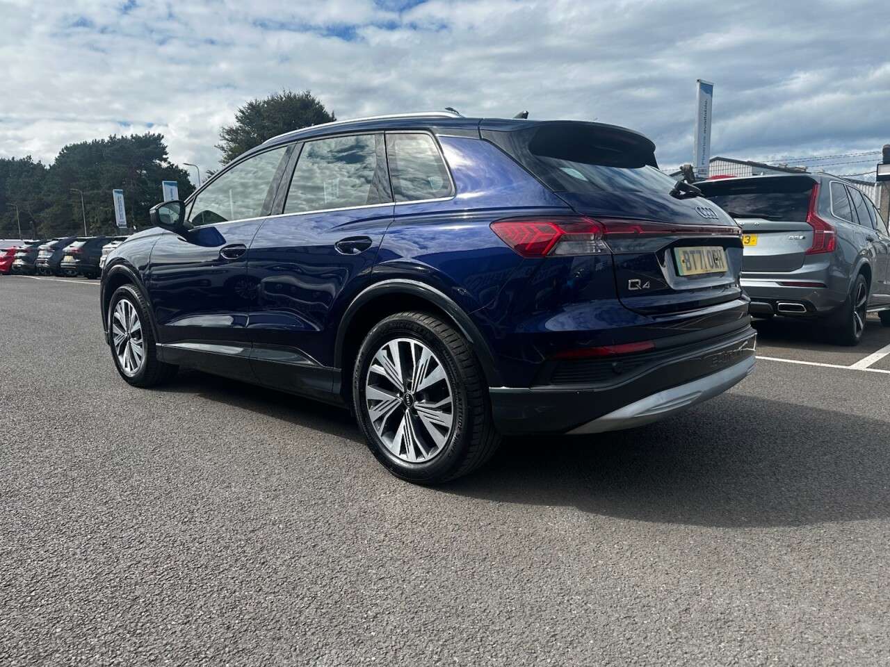 A 2022 AUDI Q4 E-TRON 40 Sport SUV 5dr Electric Auto 82kWh (204 ps) REVERSING CAMERA, APPLE CARPL A 2022 AUDI Q4 E-TRON 40 Sport SUV 5dr Electric Auto 82kWh (204 ps) REVERSING CAMERA, APPLE CARPL