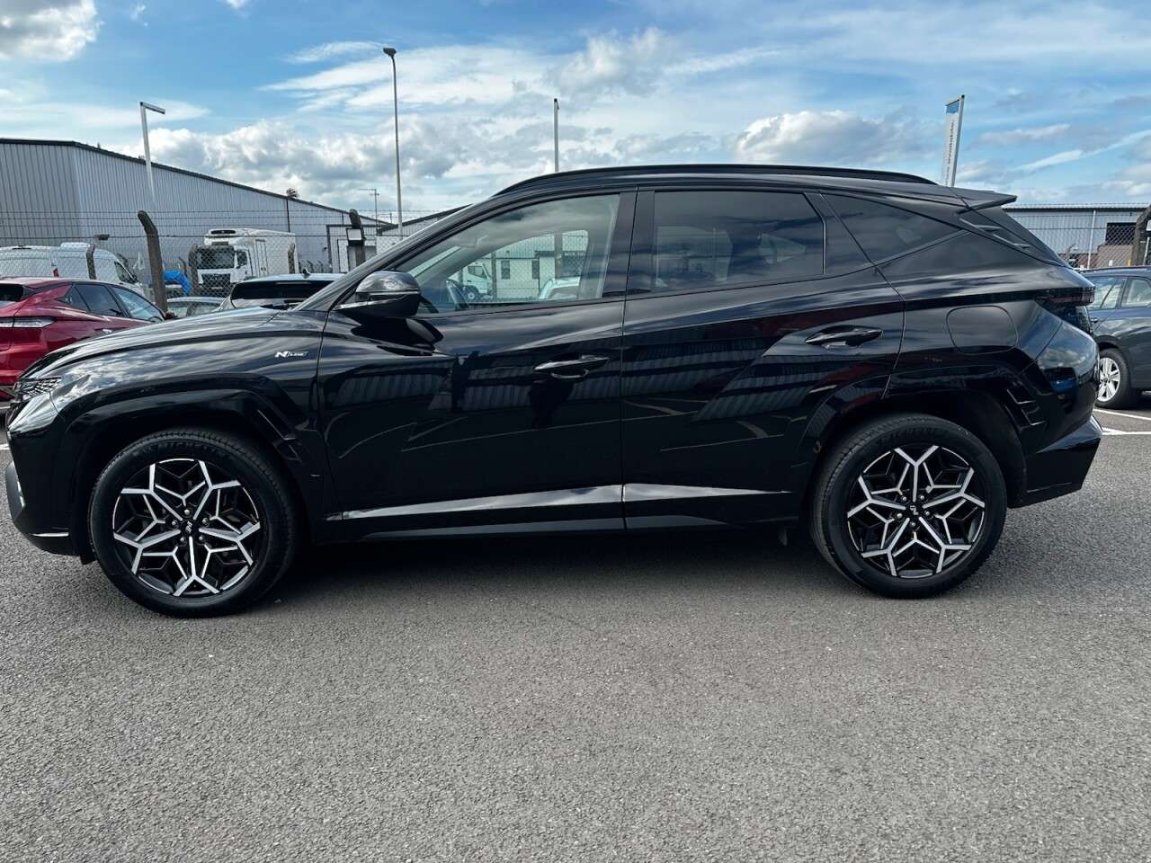 A 2022 HYUNDAI TUCSON 1.6 h T-GDi N Line SUV 5dr Petrol Hybrid Auto Euro 6 (s/s) (230 ps) GOOD SE A 2022 HYUNDAI TUCSON 1.6 h T-GDi N Line SUV 5dr Petrol Hybrid Auto Euro 6 (s/s) (230 ps) GOOD SE