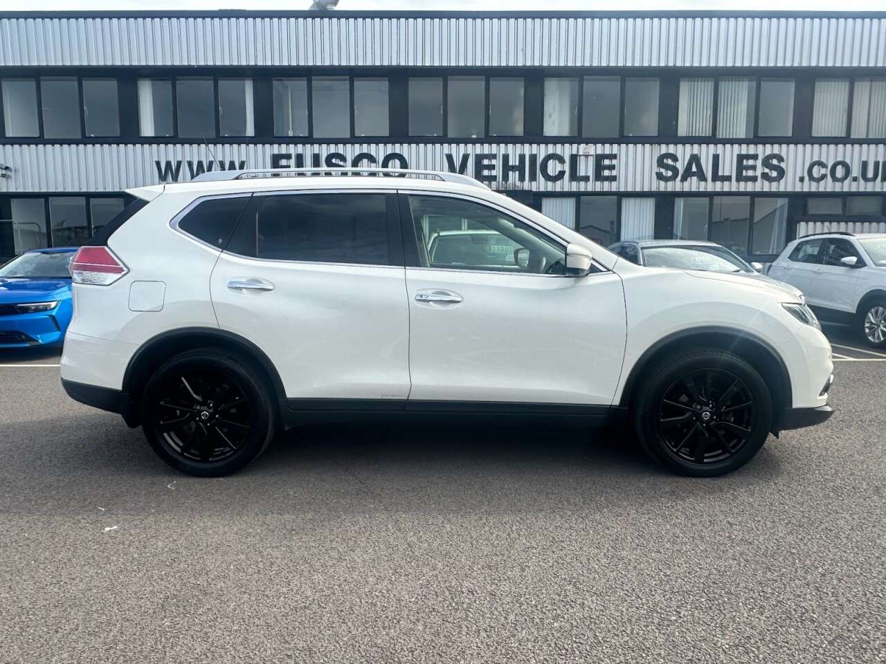 A 2017 NISSAN X-TRAIL 1.6 DIG-T N-Vision SUV 5dr Petrol Manual Euro 6 (s/s) (163 ps) PANORAMIC RO A 2017 NISSAN X-TRAIL 1.6 DIG-T N-Vision SUV 5dr Petrol Manual Euro 6 (s/s) (163 ps) PANORAMIC RO
