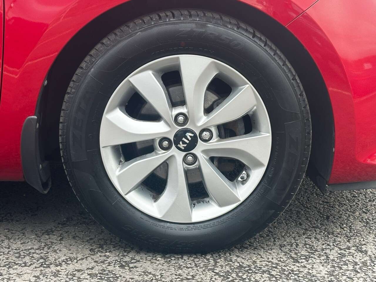 A 2017 KIA RIO 1.25 EcoDynamics SE Hatchback 5dr Petrol Manual Euro 6 (s/s) (84 bhp) REVER A 2017 KIA RIO 1.25 EcoDynamics SE Hatchback 5dr Petrol Manual Euro 6 (s/s) (84 bhp) REVER