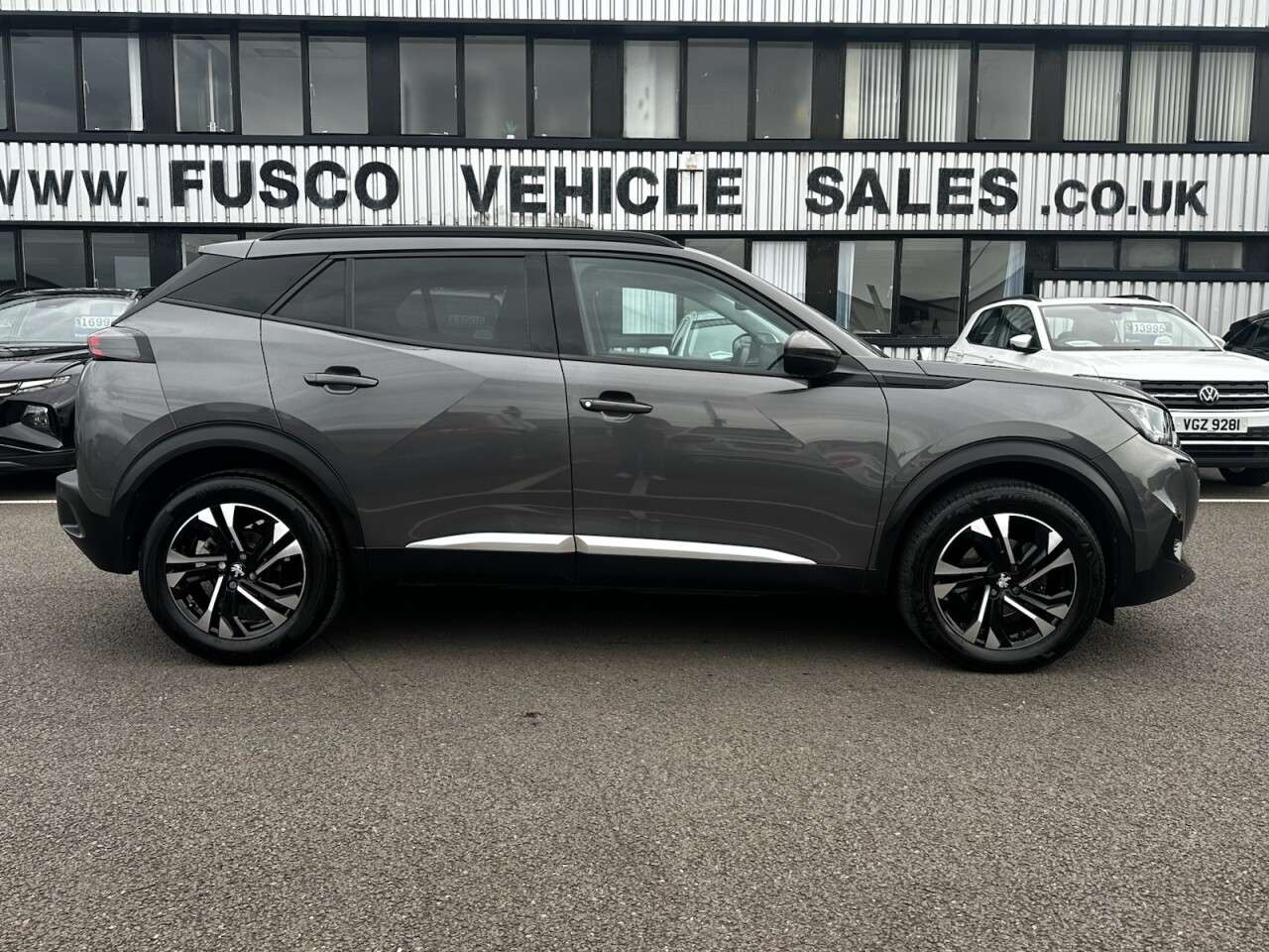 A 2020 PEUGEOT 2008 1.2 PureTech Allure SUV 5dr Petrol EAT Euro 6 (s/s) (130 ps) APPLE CARPLAY, A 2020 PEUGEOT 2008 1.2 PureTech Allure SUV 5dr Petrol EAT Euro 6 (s/s) (130 ps) APPLE CARPLAY,