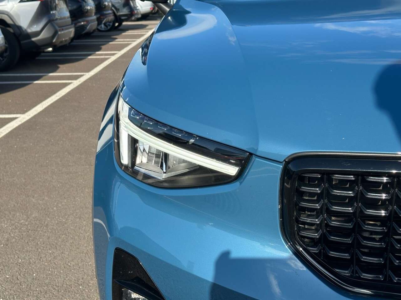 2023 VOLVO XC40 2023 VOLVO XC40
