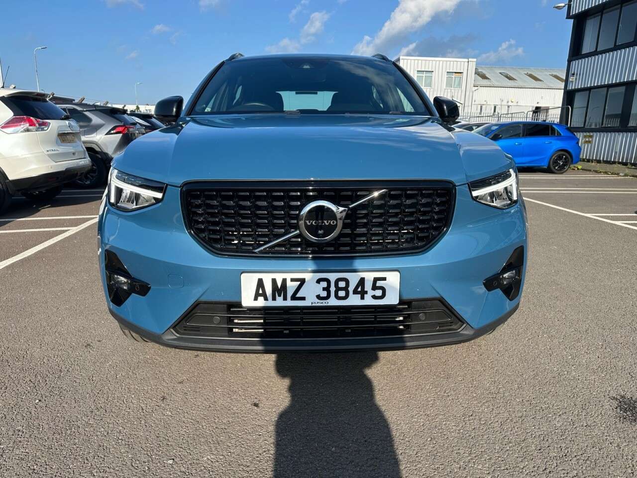 2023 VOLVO XC40 2023 VOLVO XC40