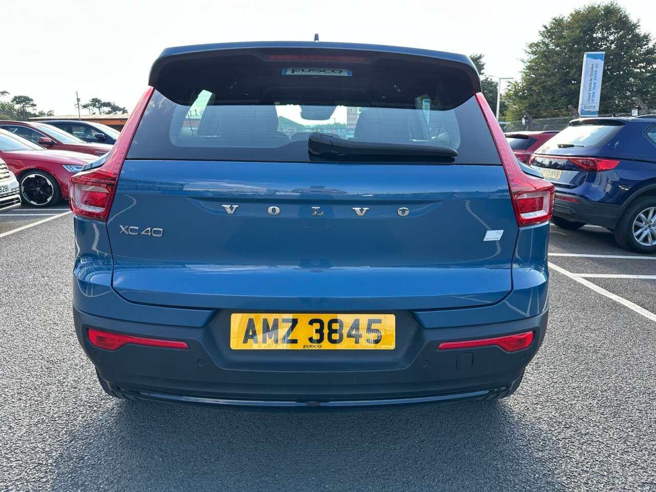 2023 VOLVO XC40 2023 VOLVO XC40
