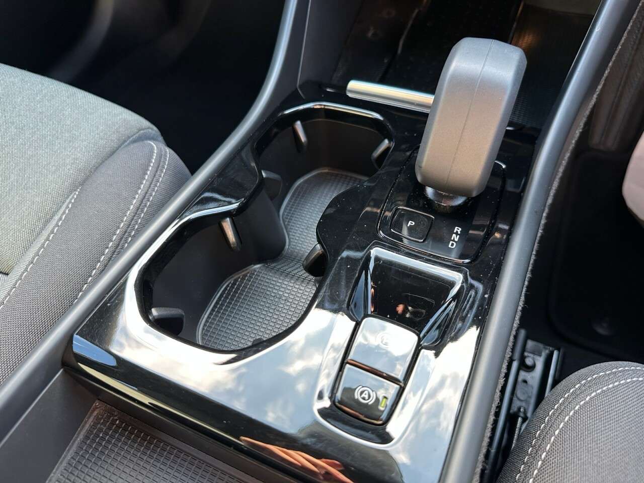 2023 VOLVO XC40 2023 VOLVO XC40
