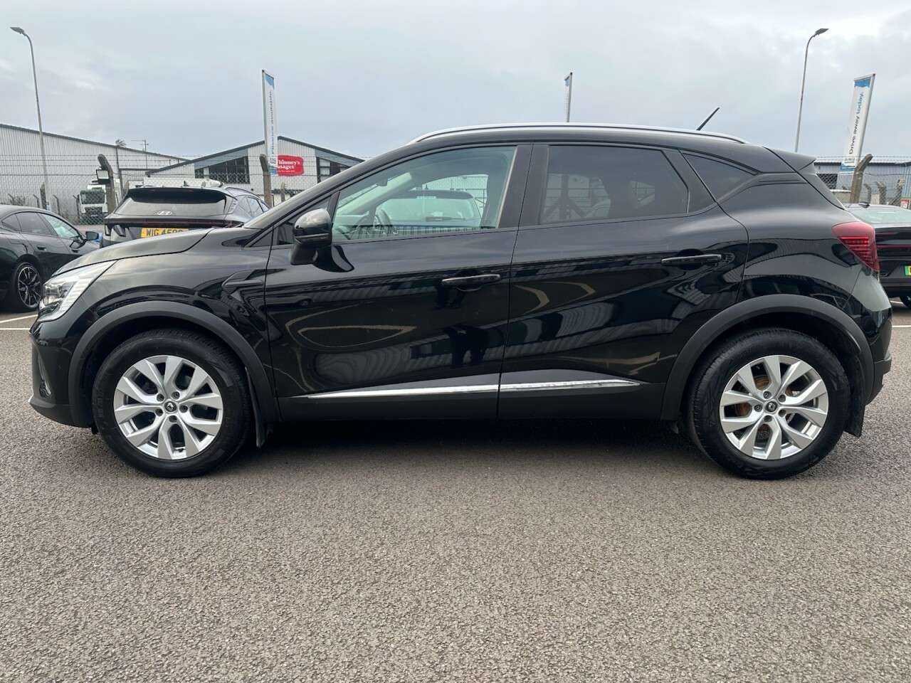 A 2020 RENAULT CAPTUR 1.0 TCe Iconic SUV 5dr Petrol Manual Euro 6 (s/s) (100 ps) APPLE CARPLAY, A A 2020 RENAULT CAPTUR 1.0 TCe Iconic SUV 5dr Petrol Manual Euro 6 (s/s) (100 ps) APPLE CARPLAY, A