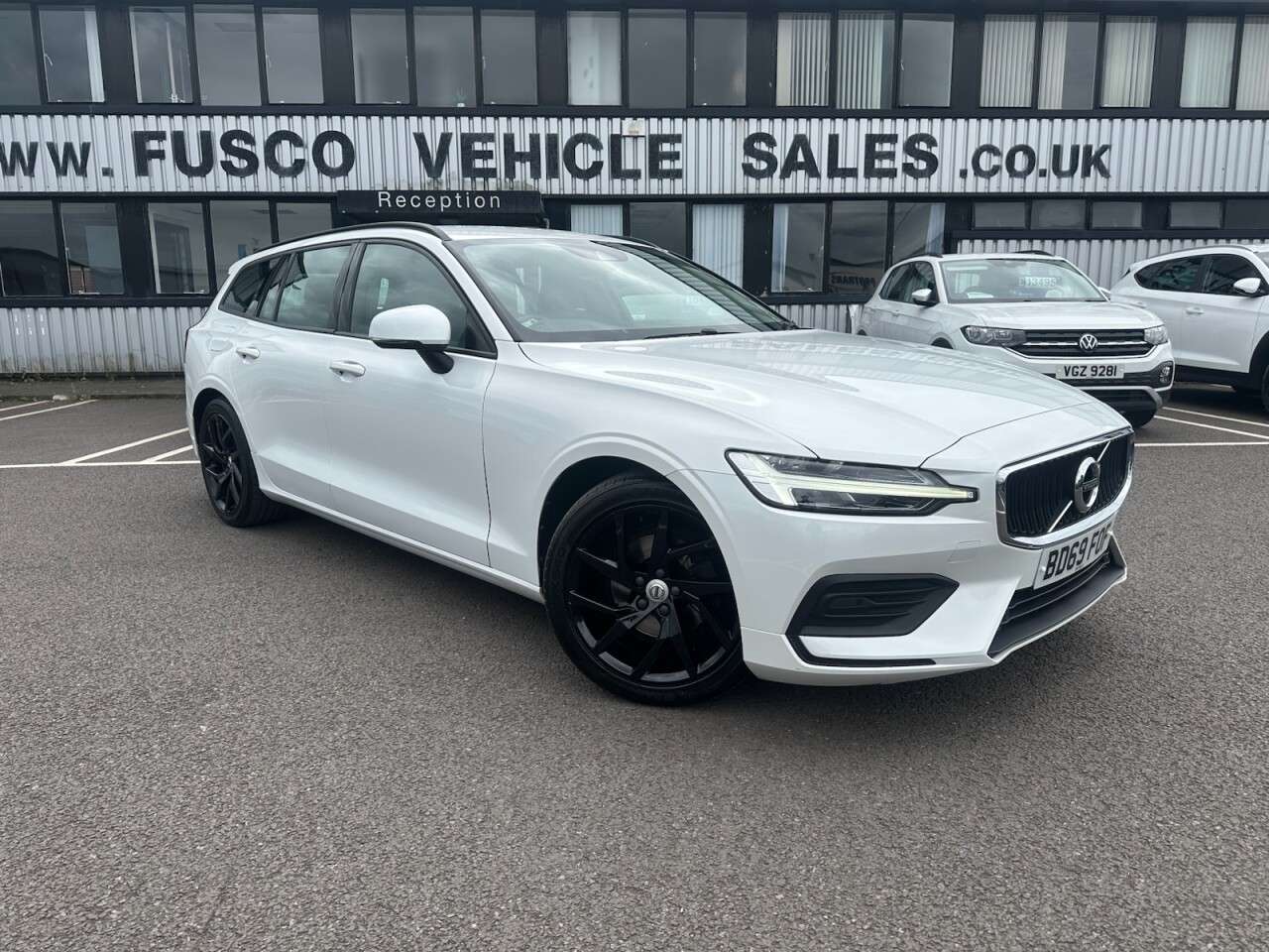 A 2020 VOLVO V60 2.0 D3 Momentum Plus Estate 5dr Diesel Manual Euro 6 (s/s) (150 ps) A 2020 VOLVO V60 2.0 D3 Momentum Plus Estate 5dr Diesel Manual Euro 6 (s/s) (150 ps)