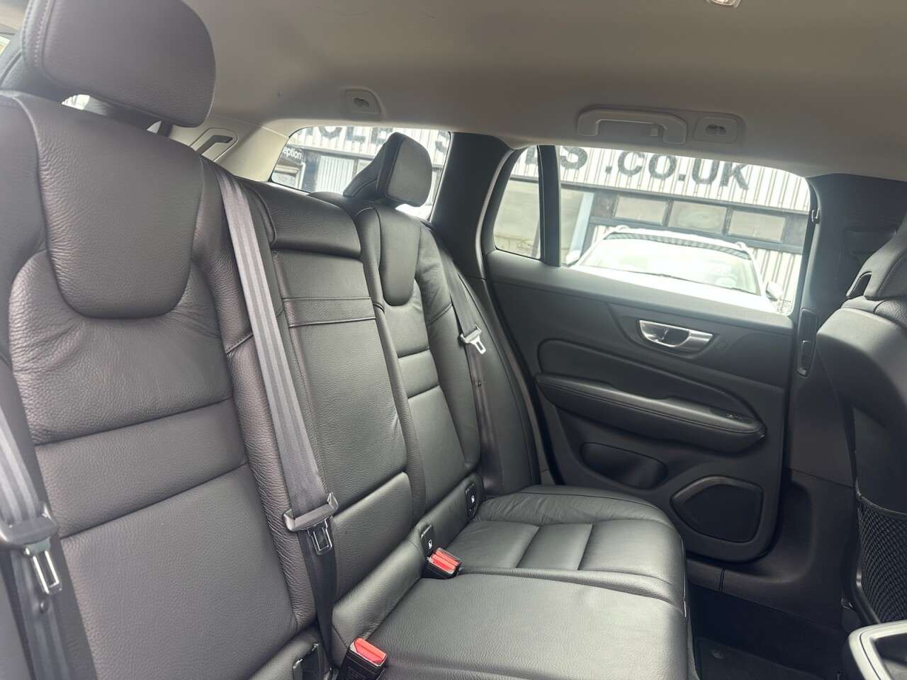 2020 VOLVO V60 2020 VOLVO V60