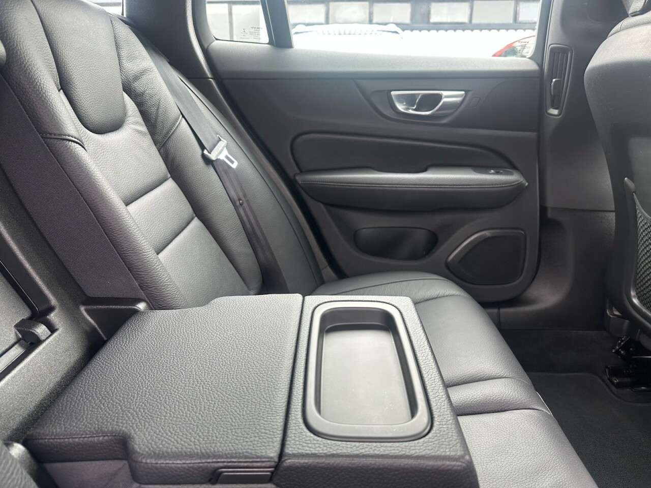 2020 VOLVO V60 2020 VOLVO V60