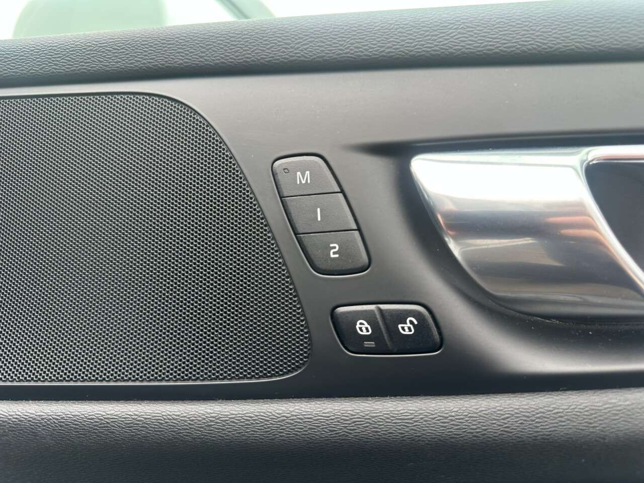 2020 VOLVO V60 2020 VOLVO V60