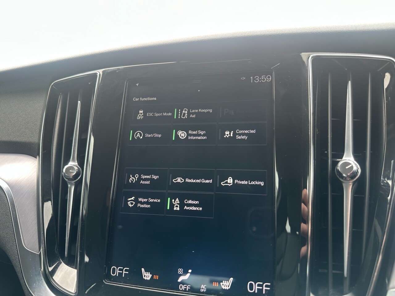2020 VOLVO V60 2020 VOLVO V60