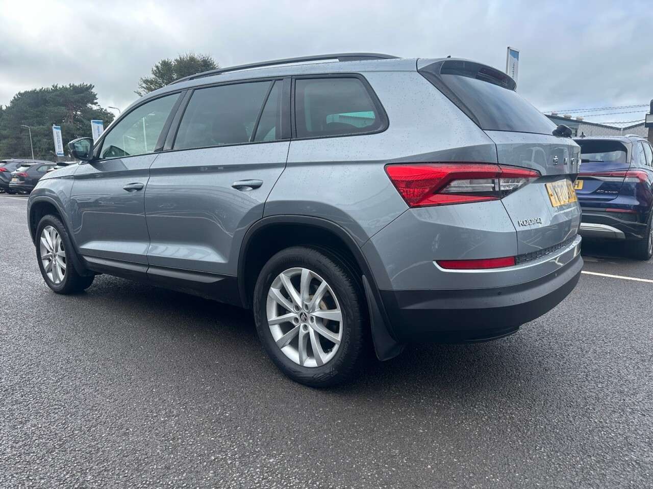 A 2020 SKODA KODIAQ 1.5 TSI ACT SE SUV 5dr Petrol DSG Euro 6 (s/s) (5 Seat) (150 ps) APPLE CARP A 2020 SKODA KODIAQ 1.5 TSI ACT SE SUV 5dr Petrol DSG Euro 6 (s/s) (5 Seat) (150 ps) APPLE CARP